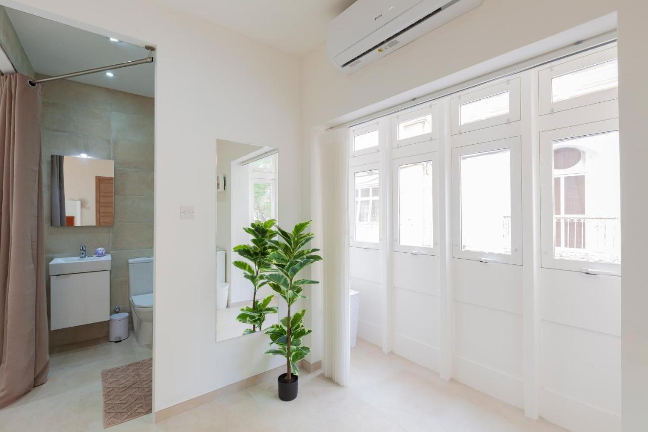 Fl56 - New 3Storey House - Private Entrance & Roof 일 푸리아나 외부 사진